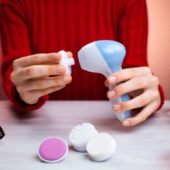 Massageador Quatro em Um - Verso e Cor Uatt